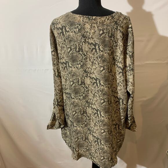 Motherhood Maternity top size large snake print  excellent condition - Picture 3 of 5